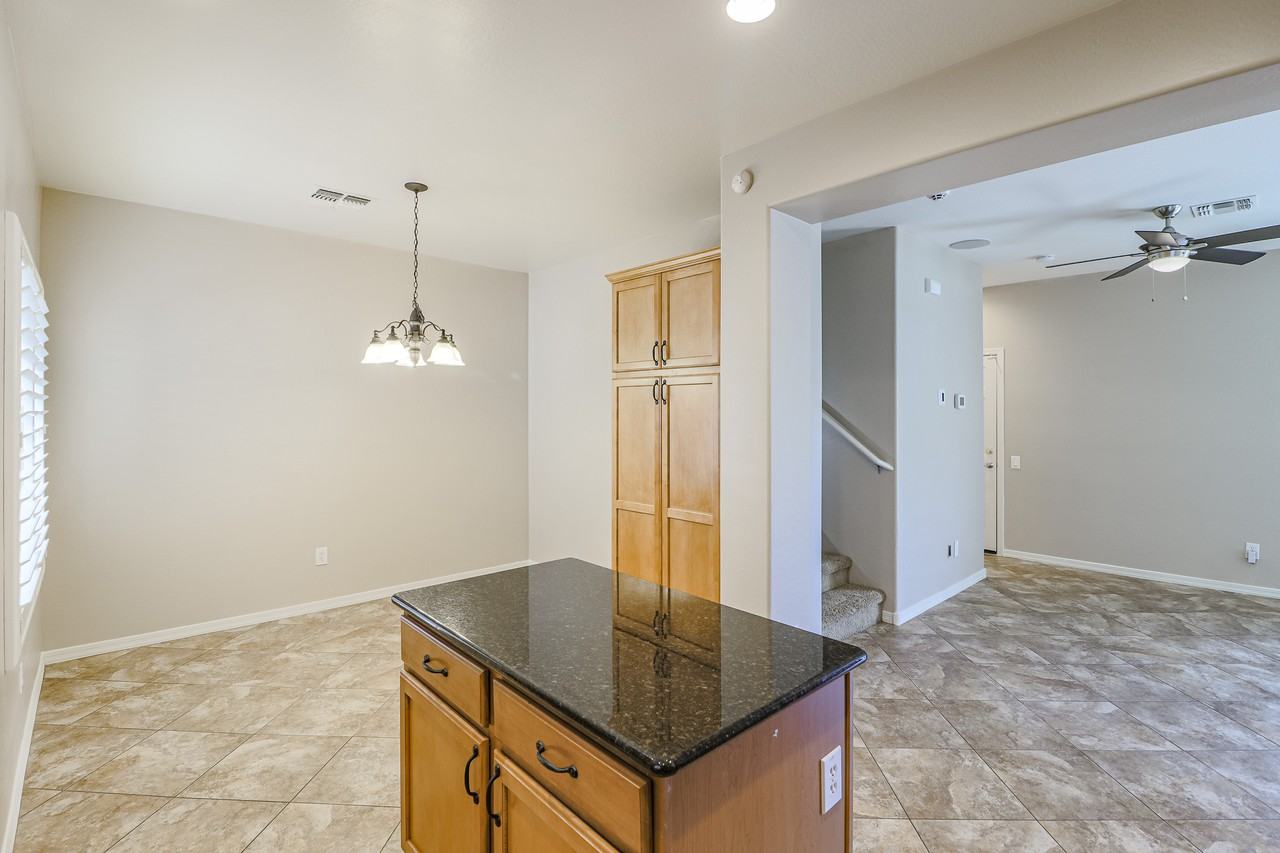 3625 E Zachary Dr - Photo 7 of 31