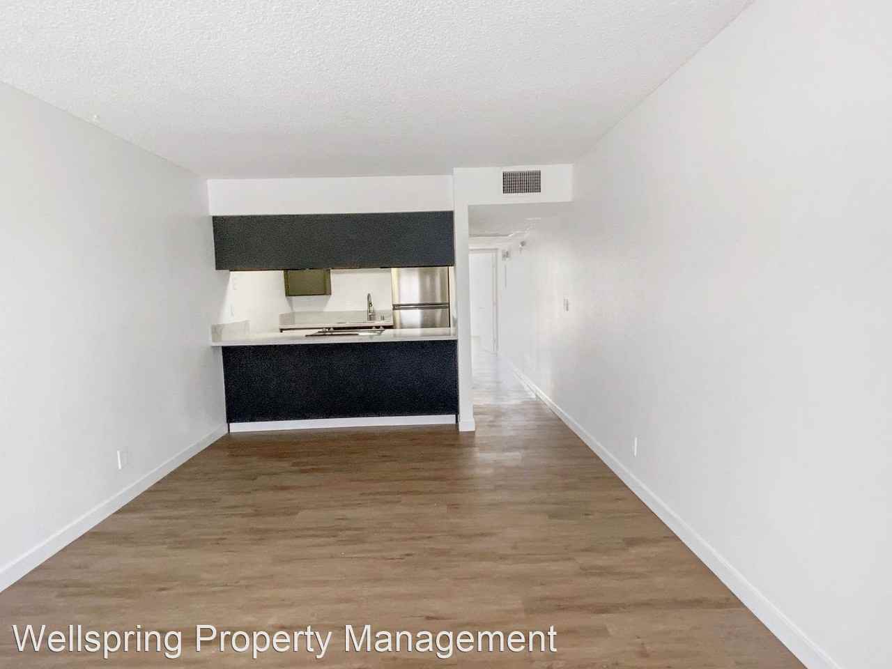 501 E Ridgecrest Blvd - Photo 3 of 10