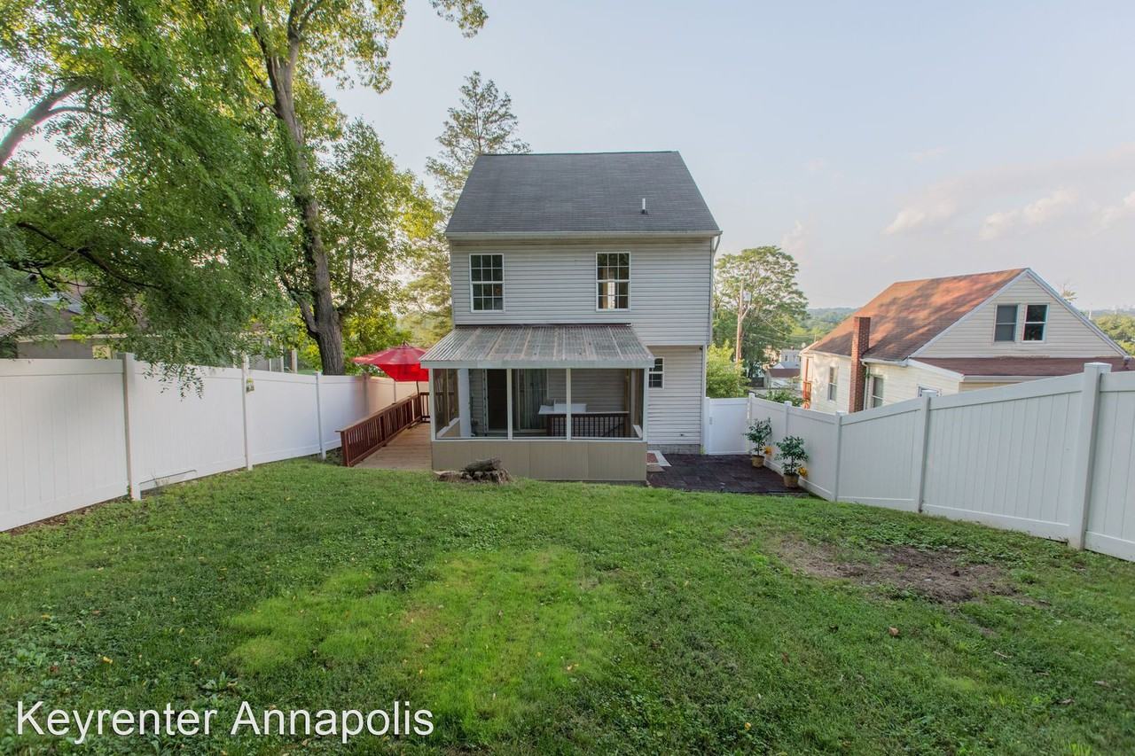 313 Berlin Ave - Photo 3 of 25