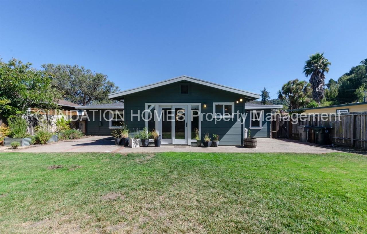 316 Ross Dr - Photo 2 of 16