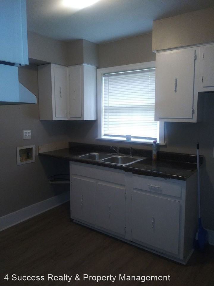 2066 Benton St - Photo 3 of 5