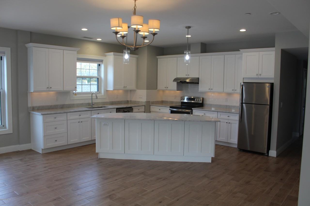 59 E Putnam Ave Unit 1 - Photo 3 of 20