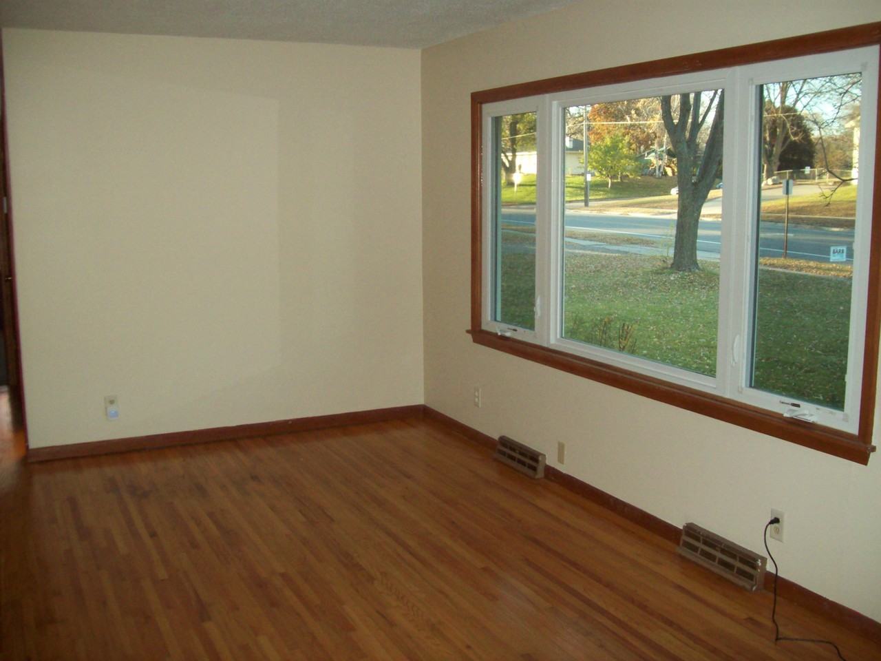 4401 W 90th St - Photo 3 of 12