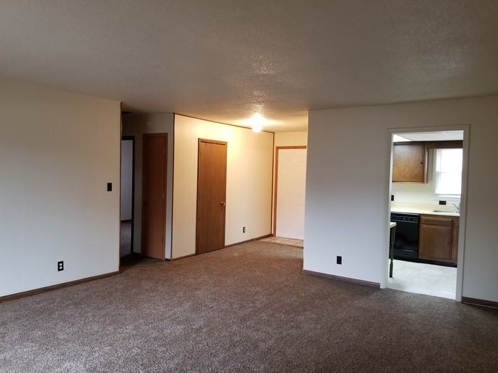 2333 Wallace Ave - Photo 3 of 7