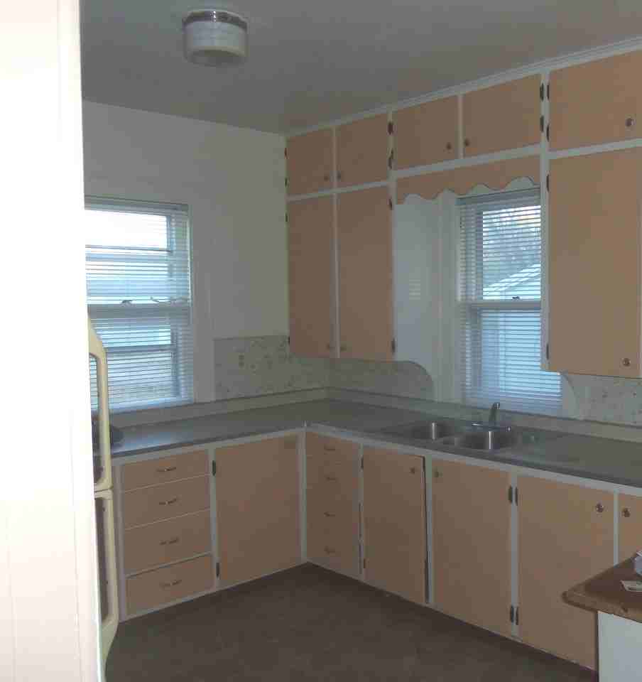 2510 Rebecca St - Photo 3 of 11