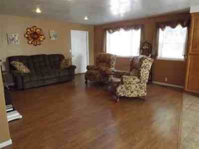 536 W Park St - Photo 3 of 18