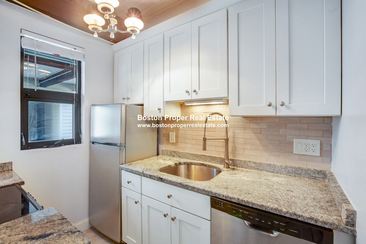 12 Stoneholm St #615