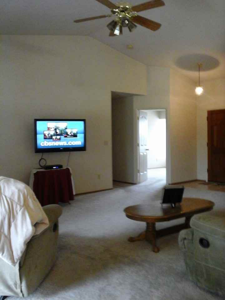 915 Countryside Dr - Photo 2 of 7