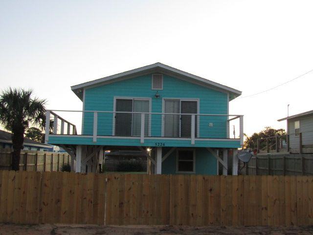 5226 Beach Dr - Photo 3 of 24