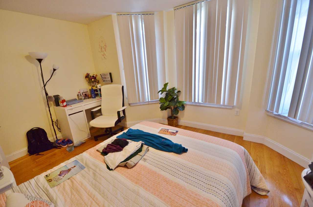 90 Westland Avenue #204 - Photo 2 of 11