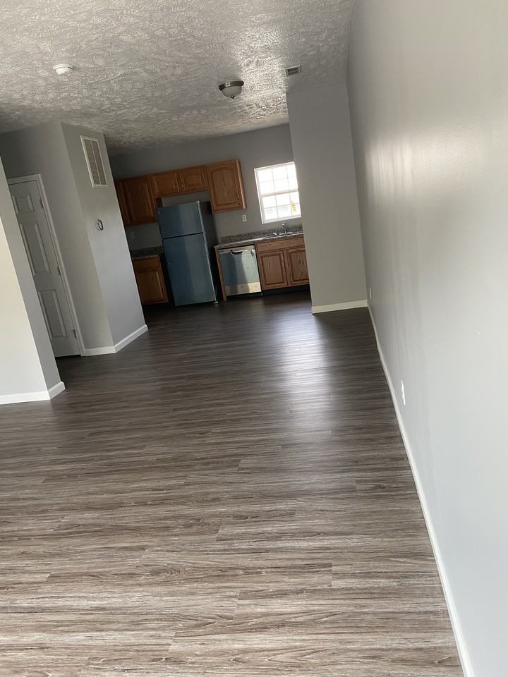 Building 5 - Photo 4 of 10