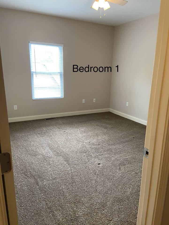 Unit with balcony - Photo 5 of 9