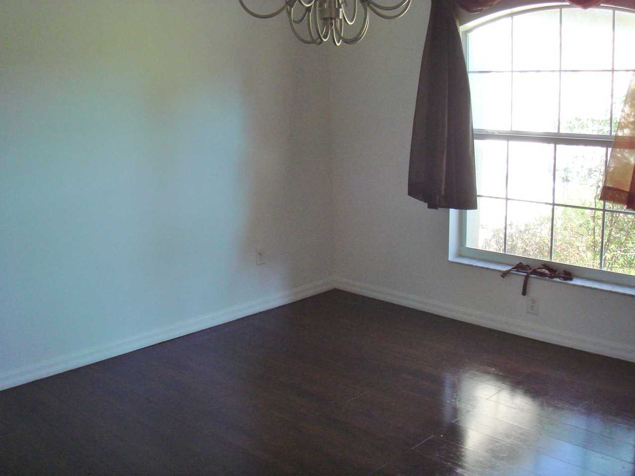 5836 NE 63rd St - Photo 3 of 16