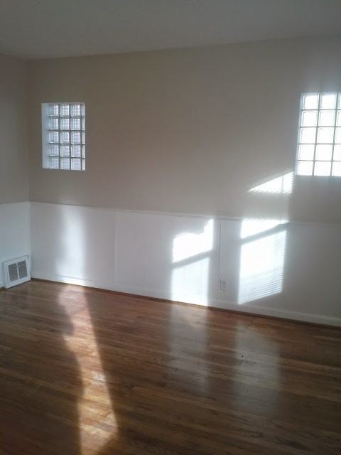 9221 Delphine Ave - Photo 3 of 15