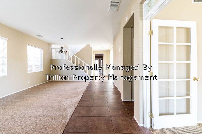 44438 Dorchester Dr - Photo 3 of 35