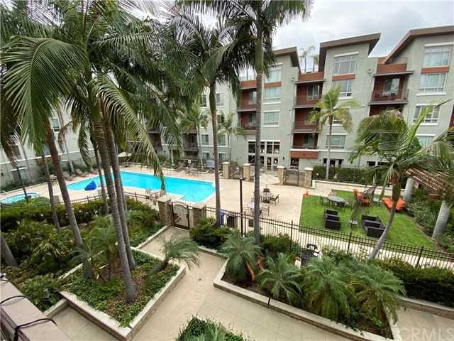 100 100 S Alameda Street 335