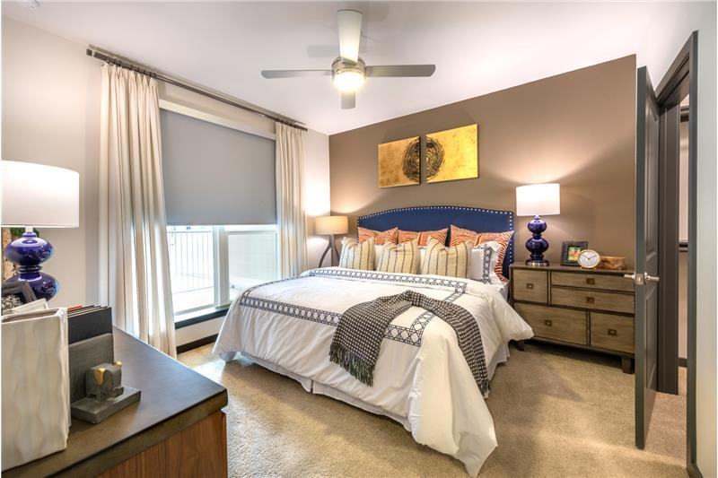 2911 Crockett St #1610 - Photo 3 of 16