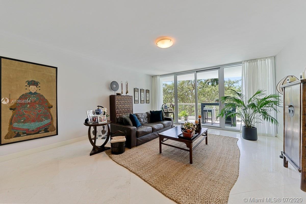 GROVENOR HOUSE - Photo 2 of 16