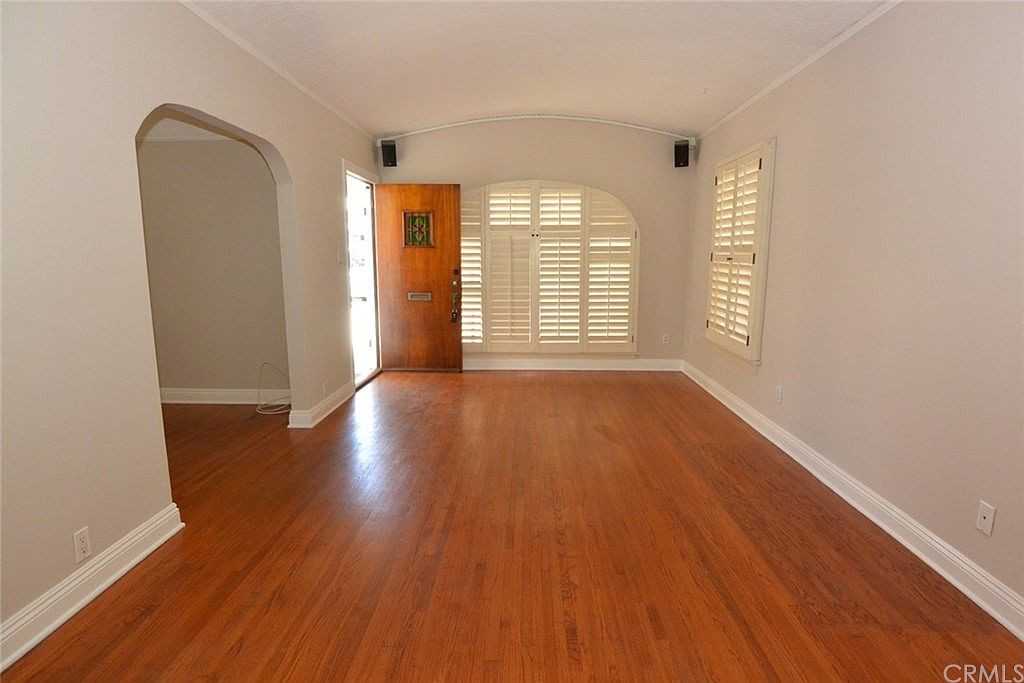 162 Glendora Avenue - Photo 3 of 8