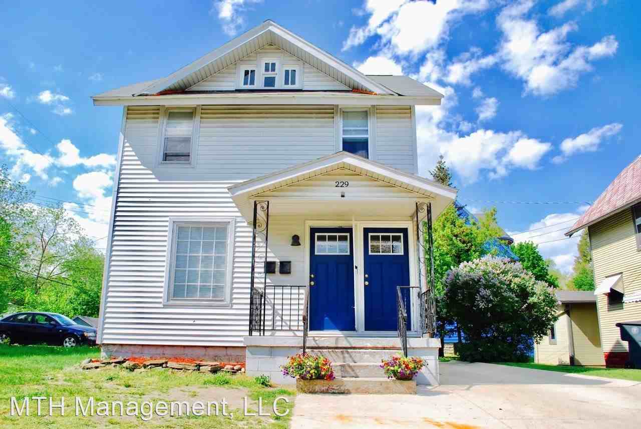 229 Linden St, East Lansing, MI 48823 5 Bedroom Apartment for 3,800