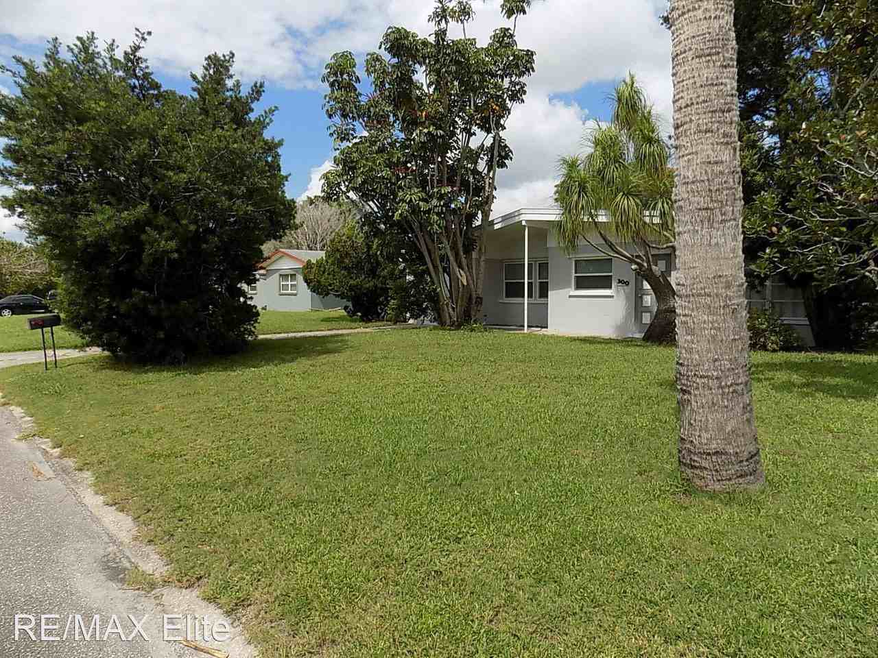 300 Charles Dr - Photo 2 of 24