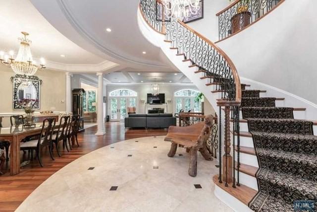 214 Bellaire Dr - Photo 2 of 24