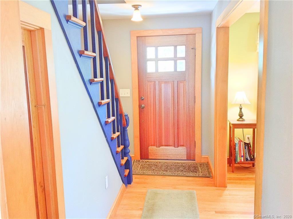 62 Moss St - Photo 2 of 30