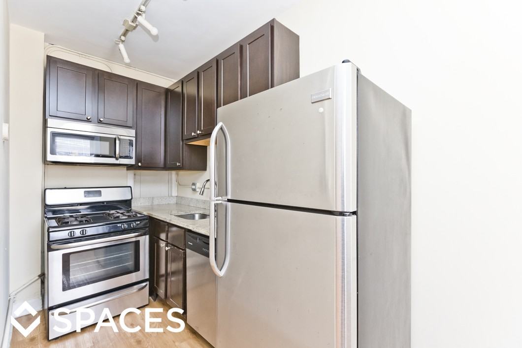 1204 West Granville - Photo 2 of 26