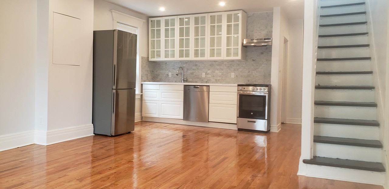 226 Ashworth Avenue - Photo 2 of 16