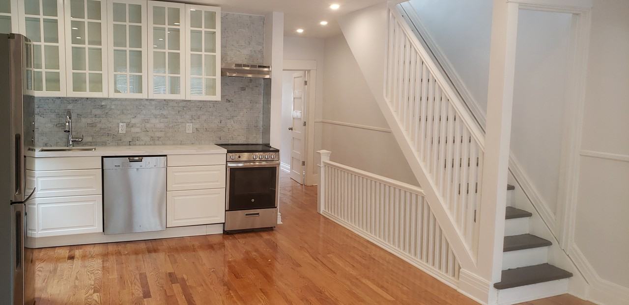 226 Ashworth Avenue - Photo 4 of 16