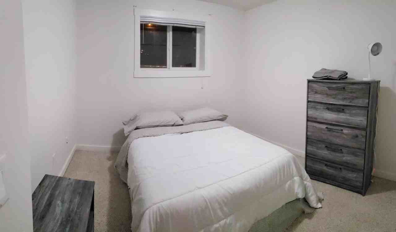 9230 93ave - Photo 2 of 9