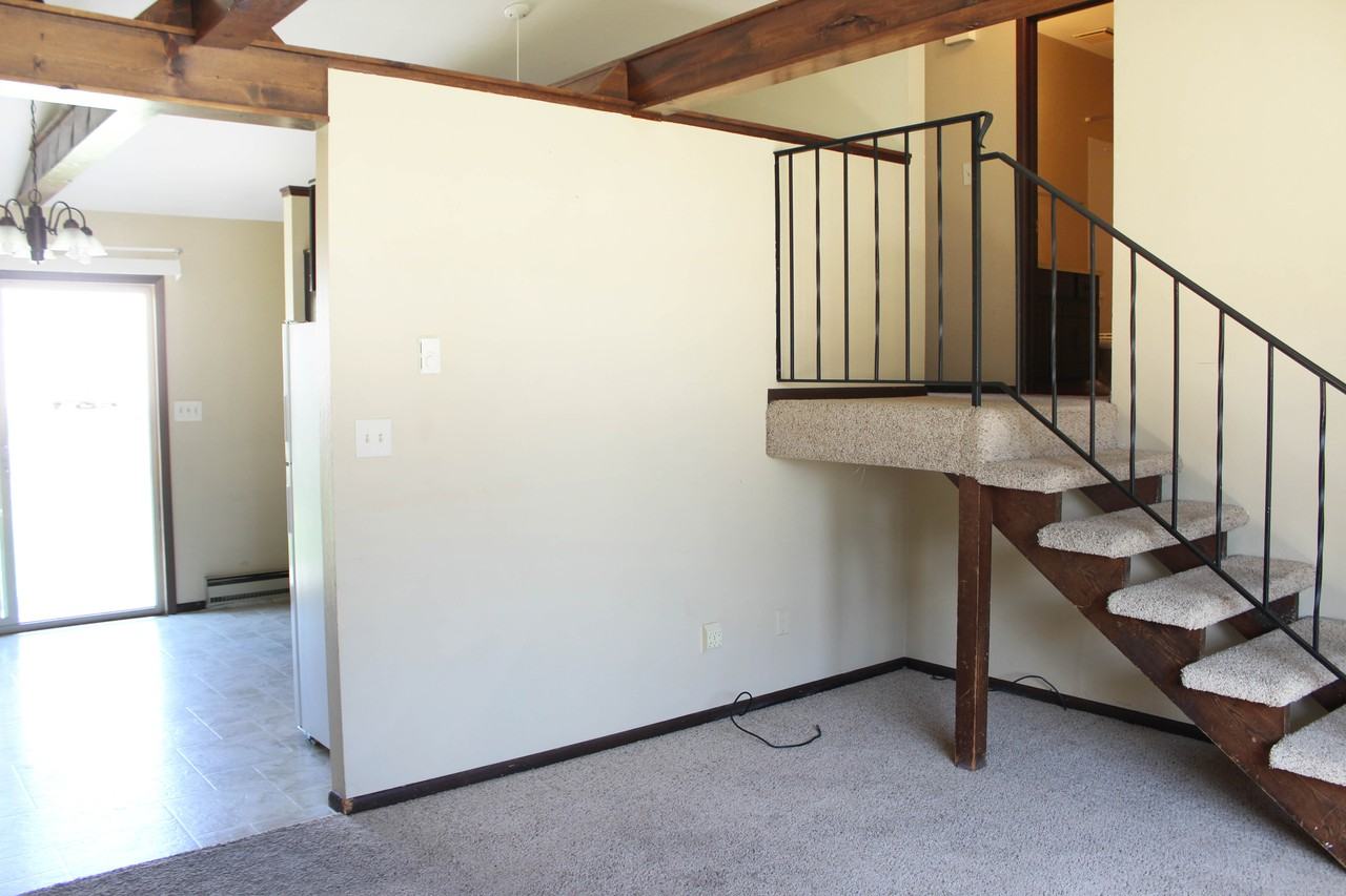 1709 Banyan Drive - Photo 2 of 10