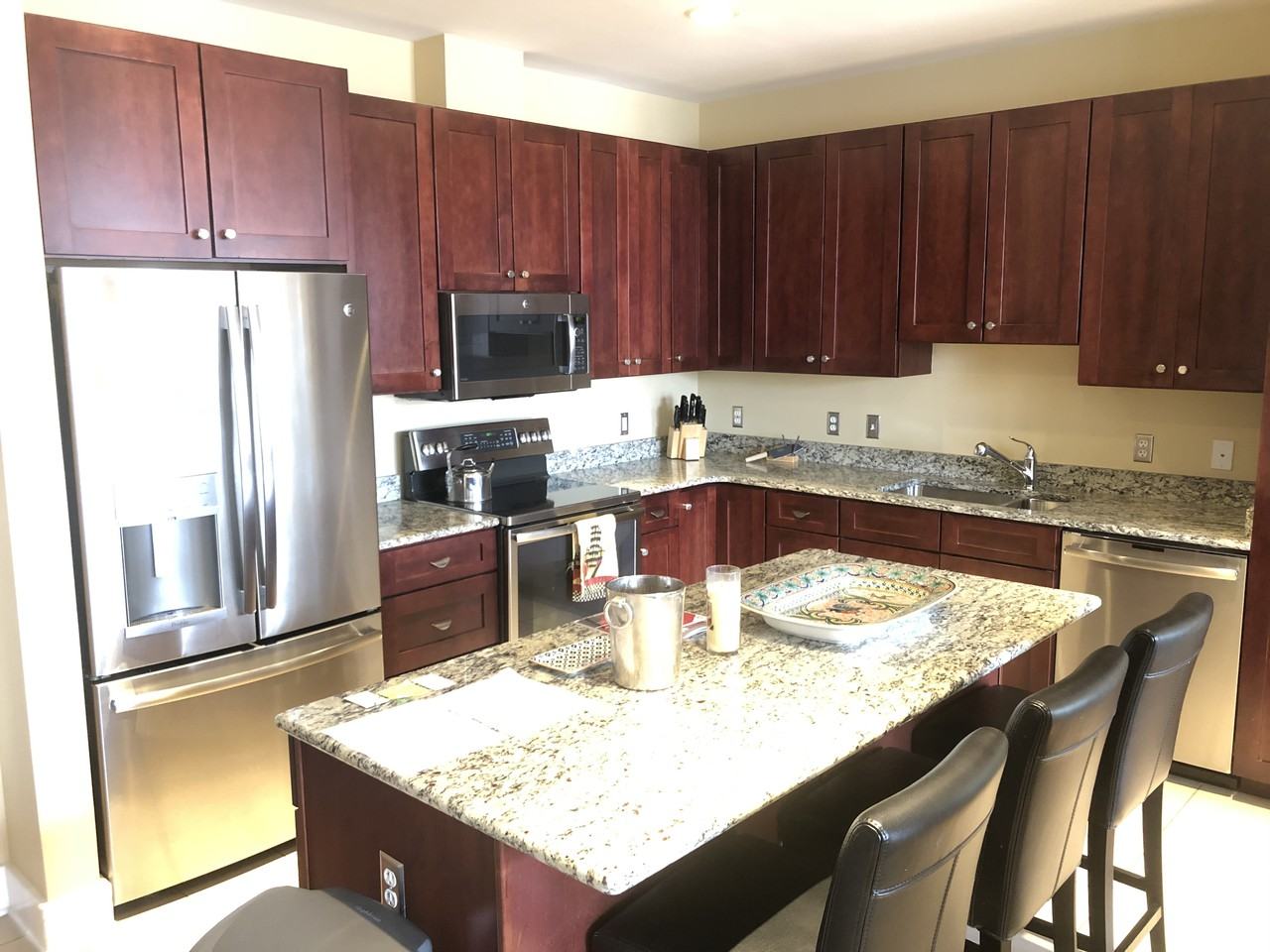 2772 Lighthouse Pt E - Photo 2 of 10