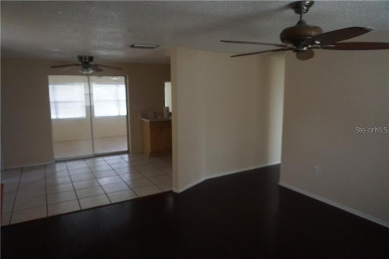 401 Skylark Ln Nw - Photo 3 of 18