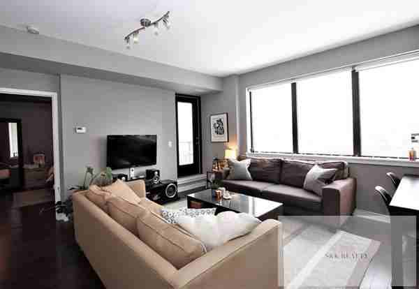 400 Wellington Street West #10005