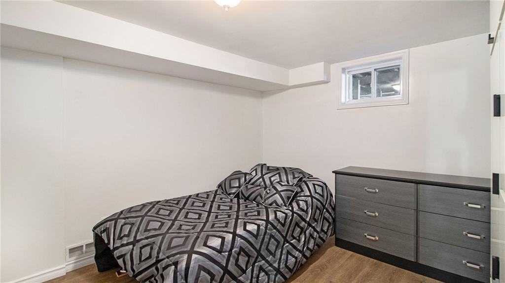 478 Wolffdale Crescent #B - Photo 7 of 14
