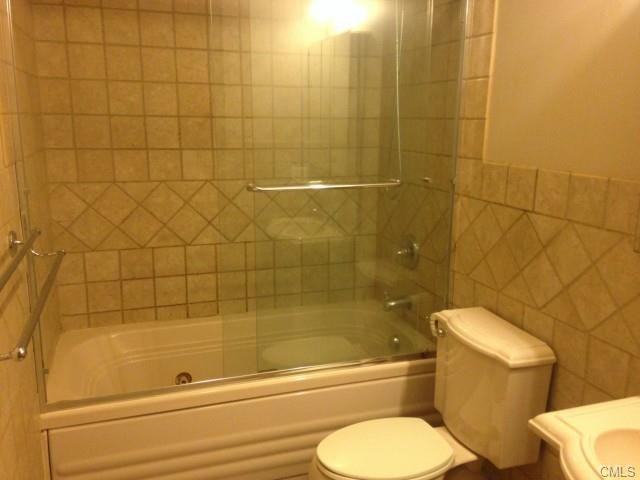 5042 Main St - Photo 3 of 4