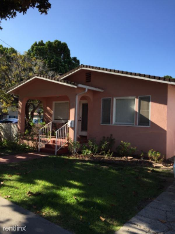 1401 San Andres St - Photo 2 of 21