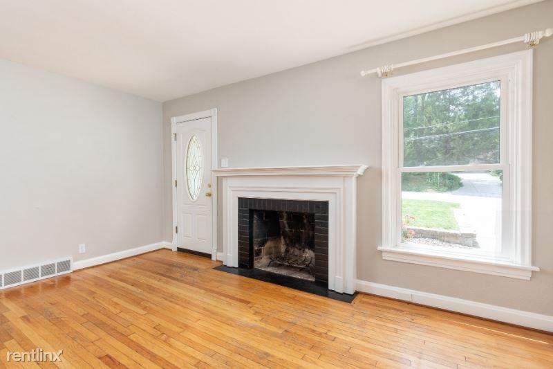 421 Bismark Ave - Photo 2 of 22