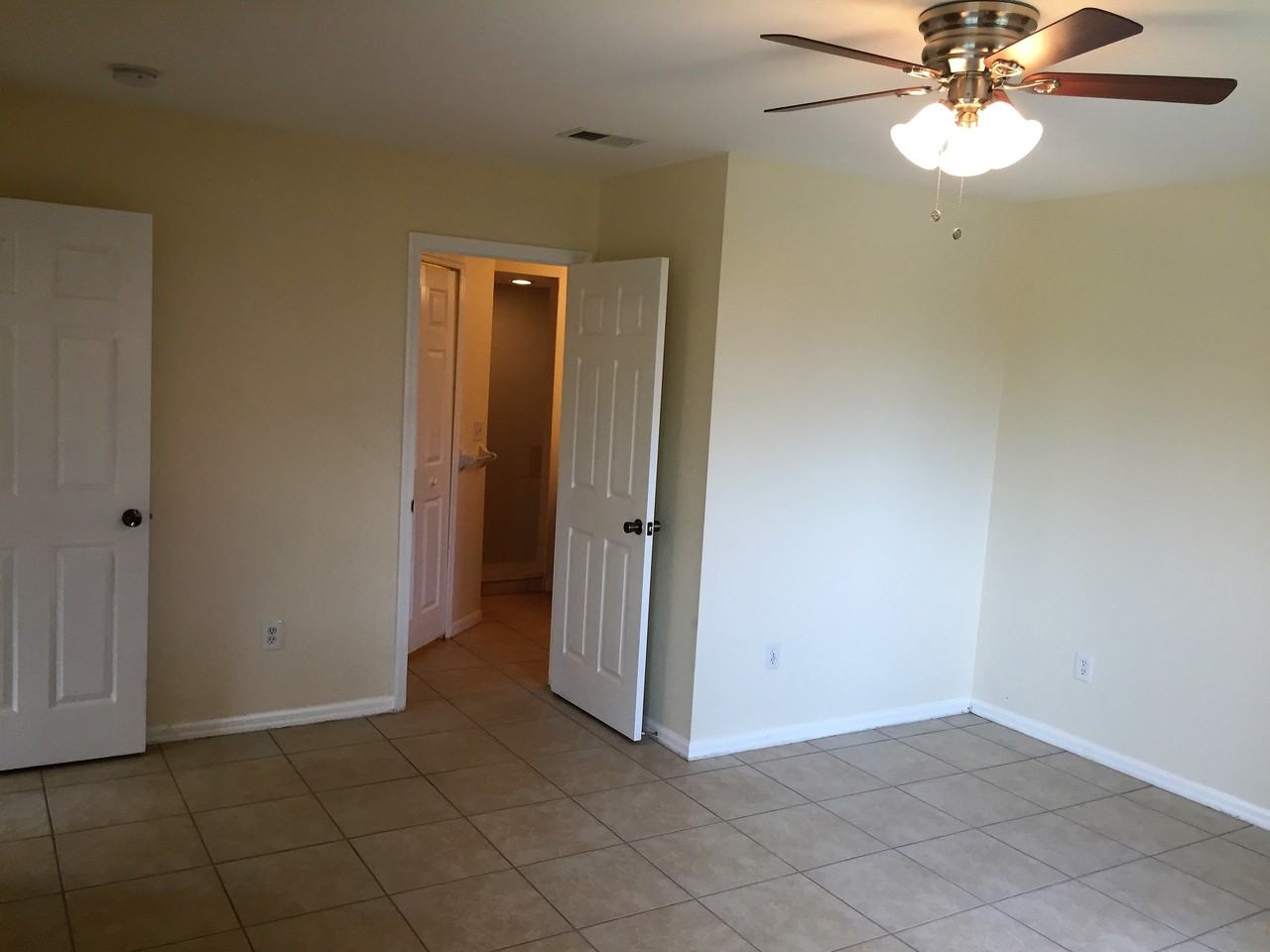 1421 Se 10th Ter - Photo 6 of 13