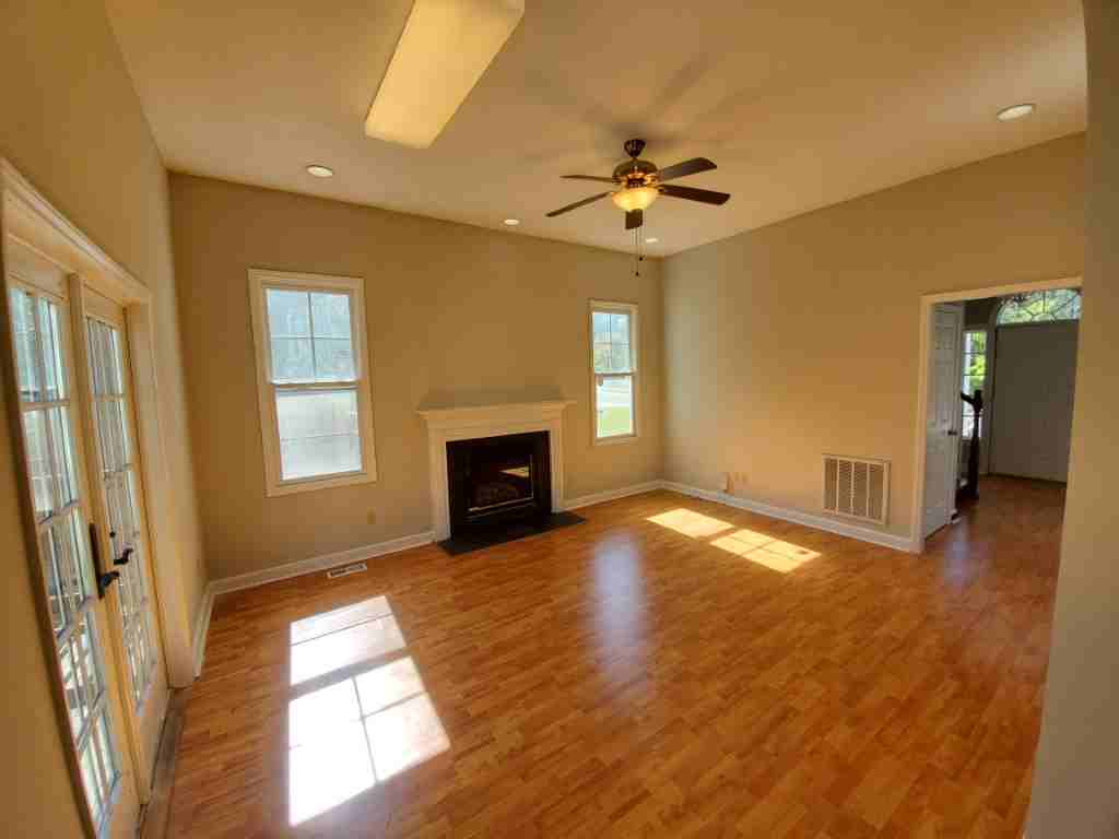 8007 Sundance Cir - Photo 2 of 23