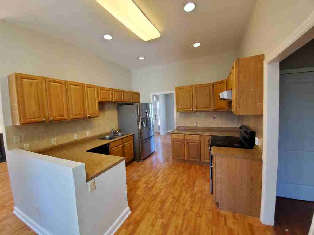 8007 Sundance Cir - Photo 4 of 23