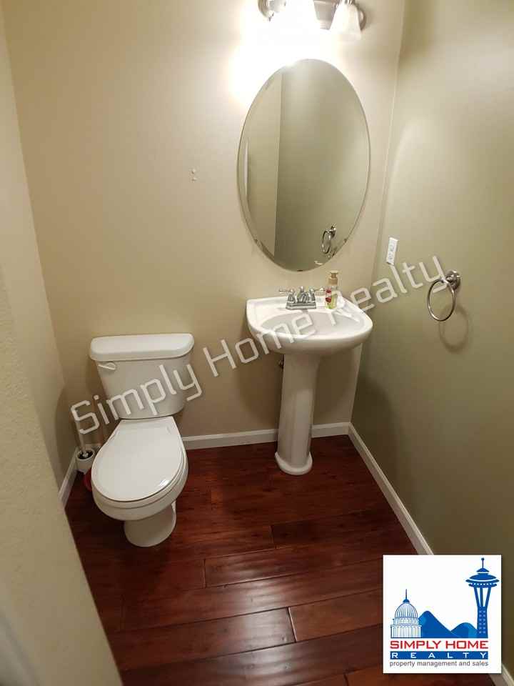 4518 Edgewater Blvd Ne - Photo 2 of 11