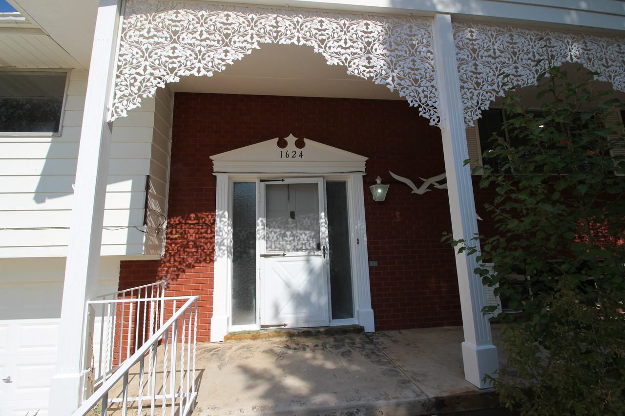 1624 Navajo Dr - Photo 2 of 31