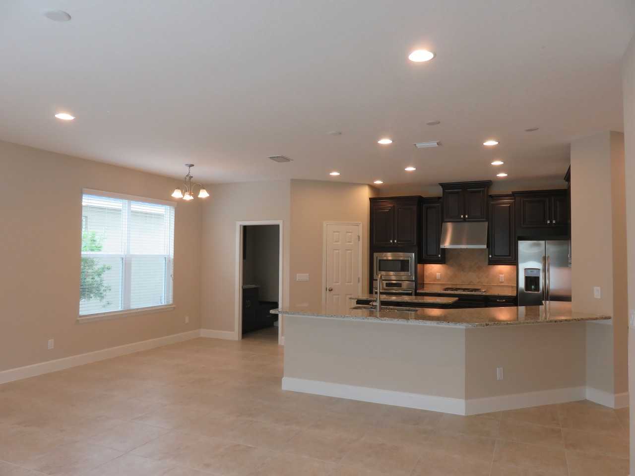8813 Tropical Palm Dr - Photo 5 of 17