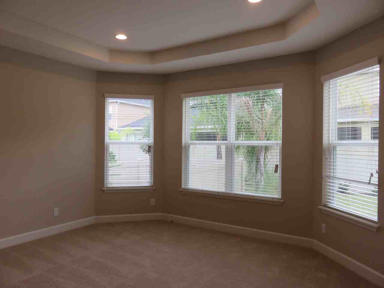 8813 Tropical Palm Dr - Photo 7 of 17