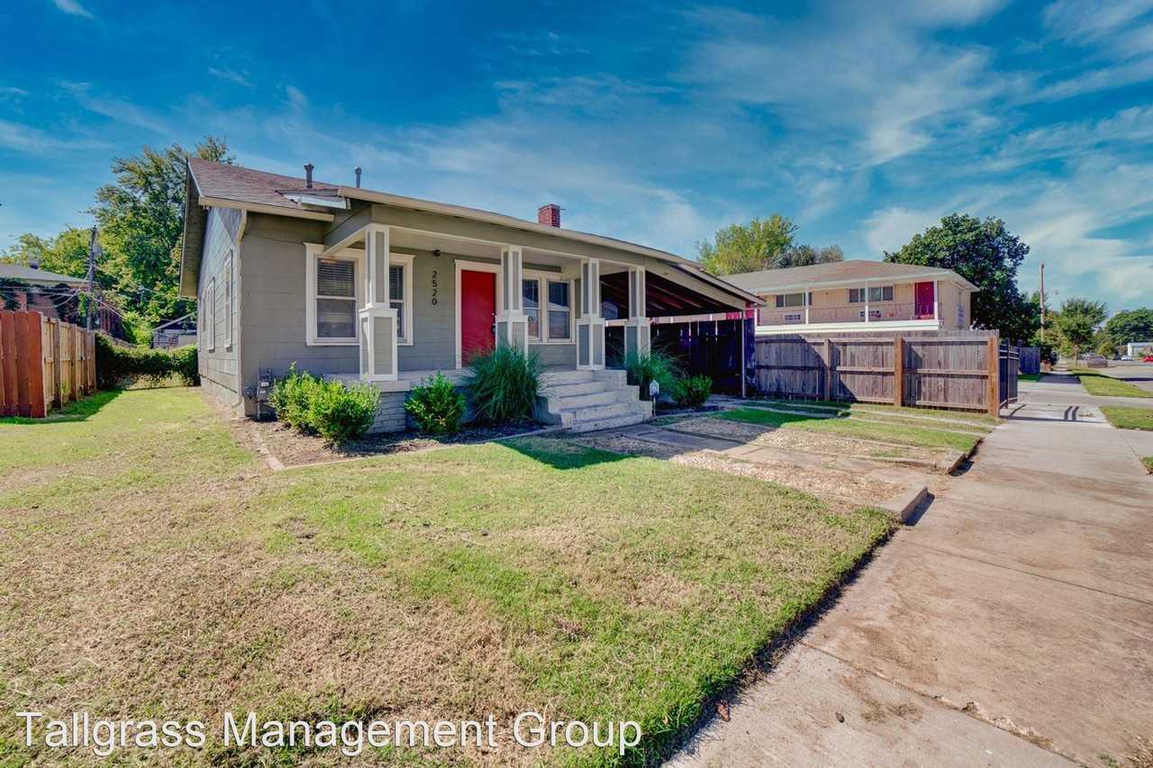 2520 E 7th St - Photo 3 of 39