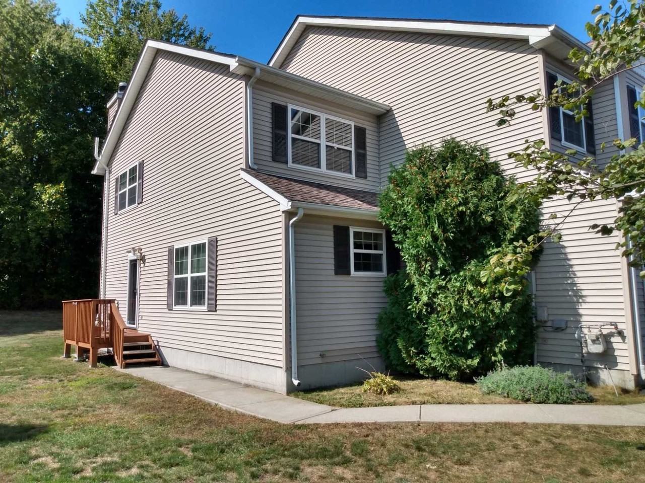 183 Pinebrook Dr - Photo 2 of 17