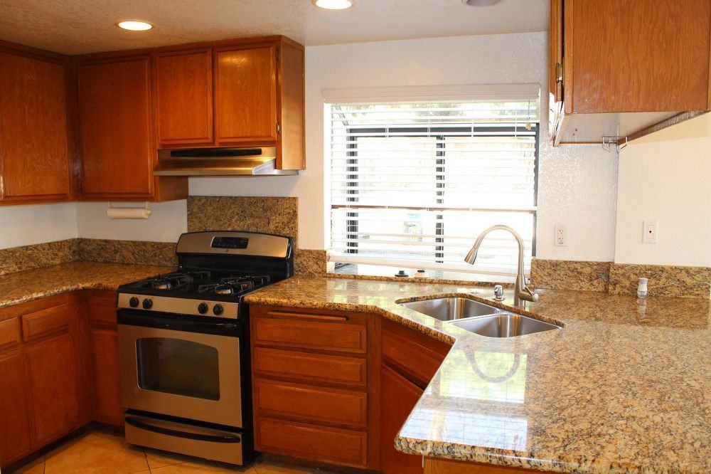 25991 Dundee Dr - Photo 3 of 7