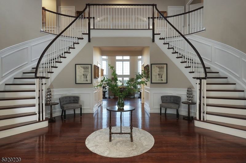 26 Sheephill Dr - Photo 3 of 24